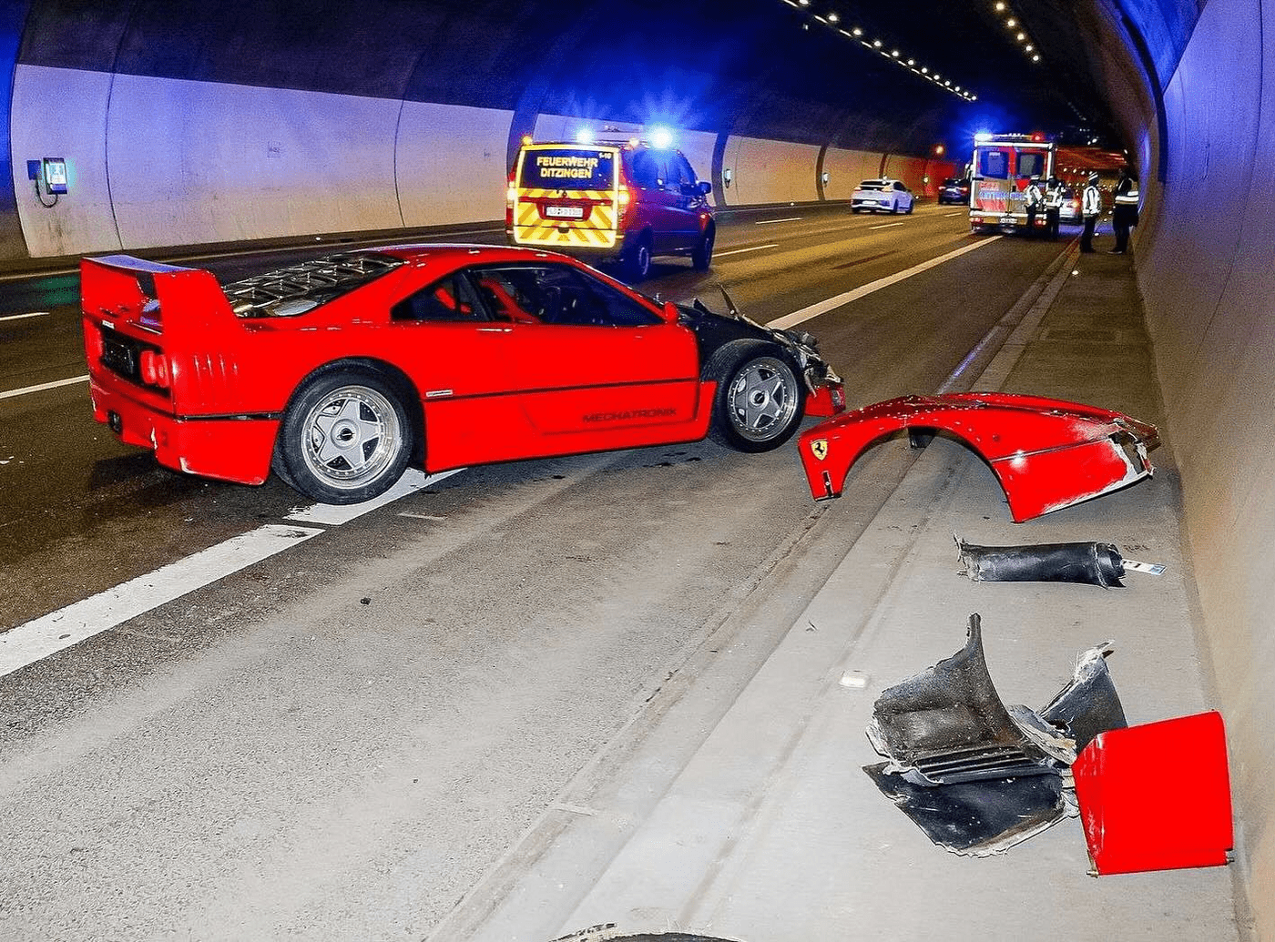 Efsanevi Ferrari F40, Oto Galeri Çalışanı Tarafından Pert Edildi