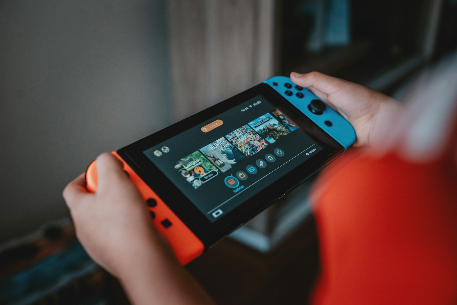 Nintendo Yeni Switch Modeli Üzerinde Çalışıyor: Mıknatıslı Joy-Con’lar Yolda