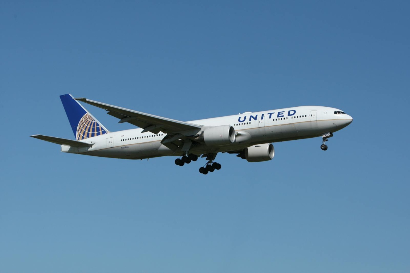 Why You Shouldn’t Ask for Ice for Your Drinks on Airplanes