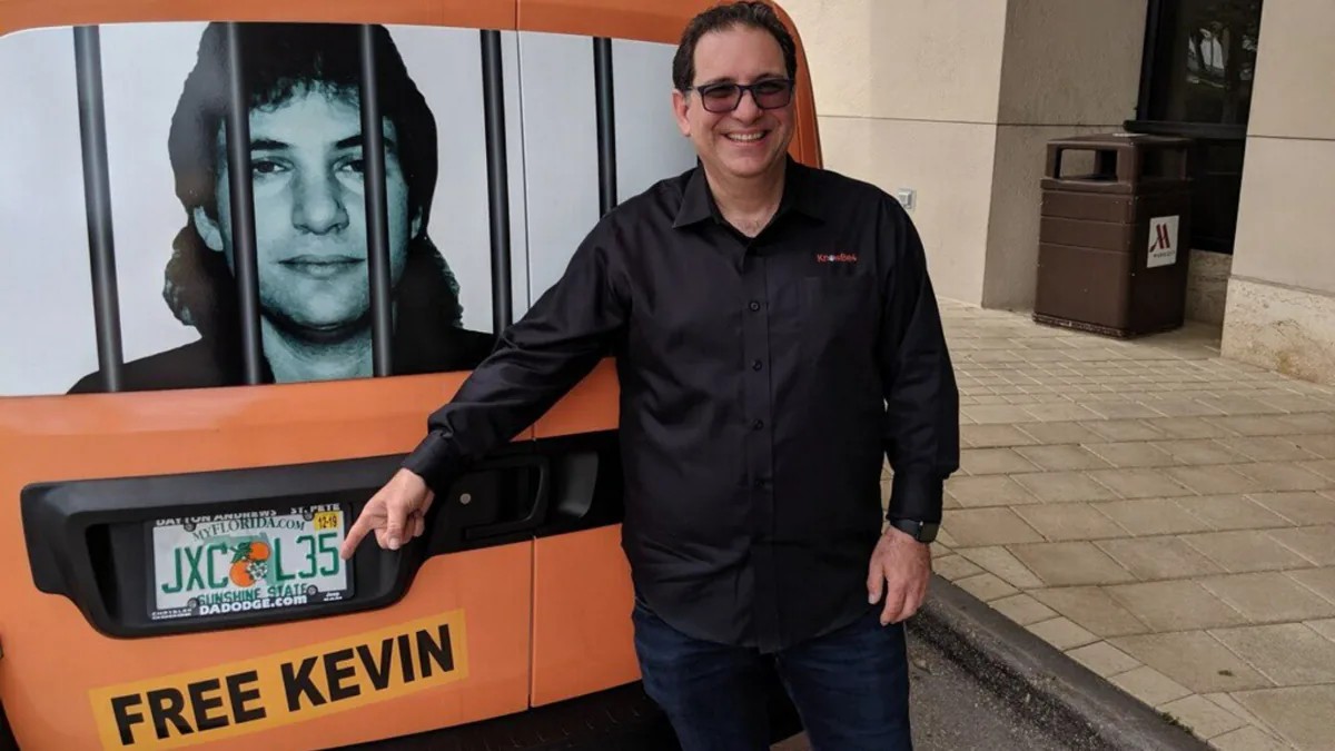 Kevin Mitnick: Hackerlıktan Hükümet Danışmanlığına