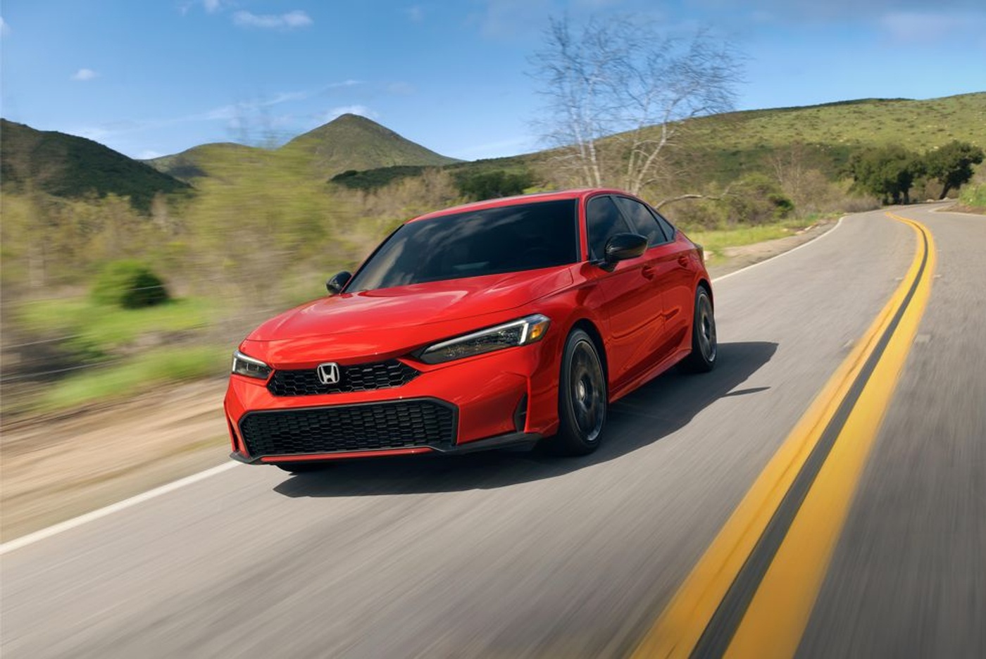 2025 Honda Civic: Yenilenen Tasarım ve Hibrit Güç Sistemi