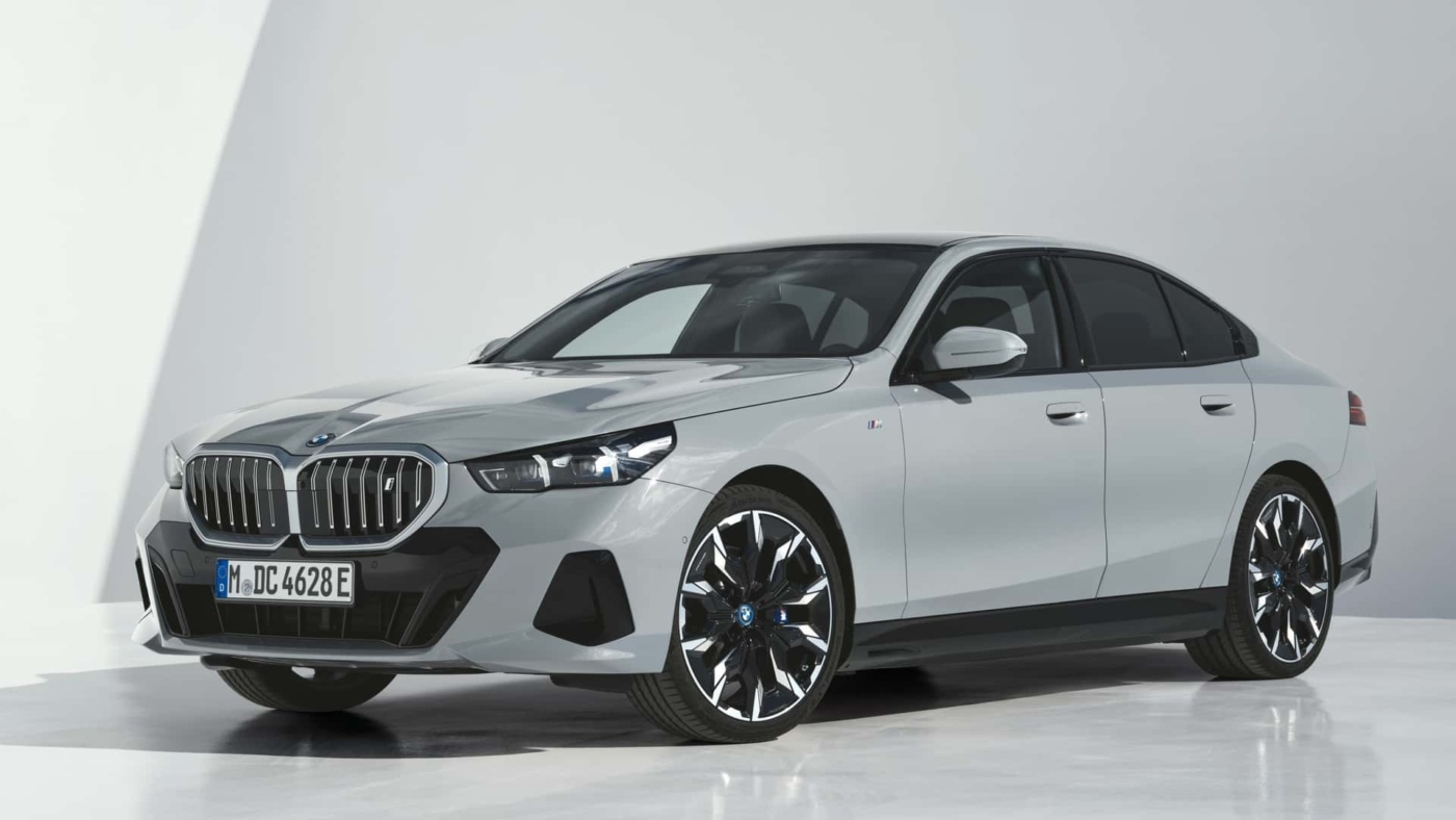 BMW 520i Sedan, Yeni Hibrit Motoruyla Türkiye Pazarında