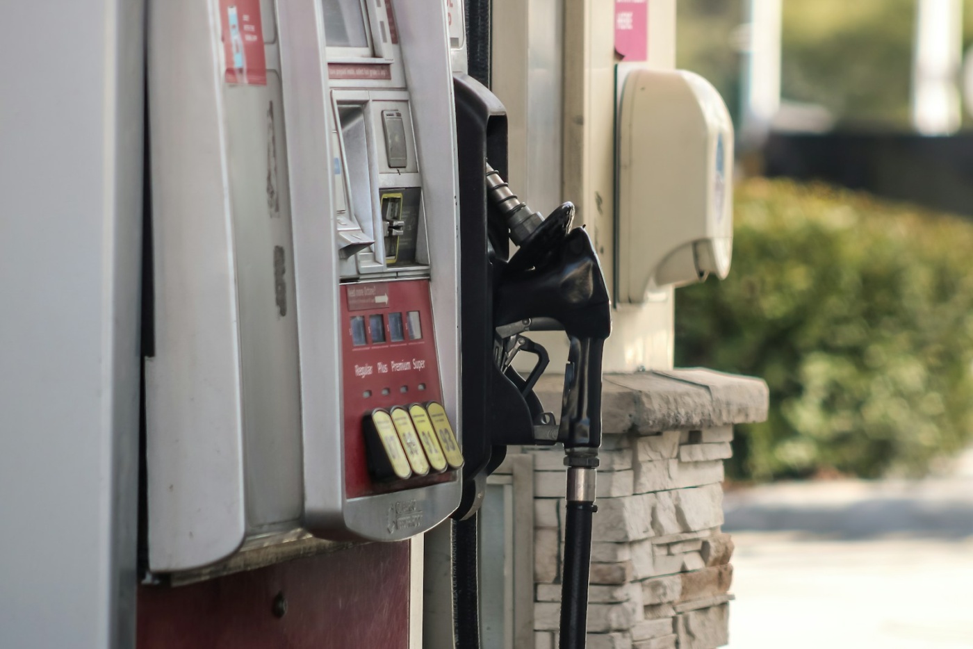 Elektrikli Araçların Yükselişi ve Petrol Sektörünün Geleceği